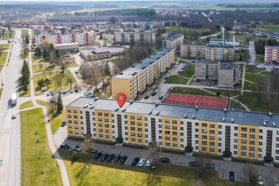 Parduodamas 1 kambario butas renovuotame name Ventos mieste