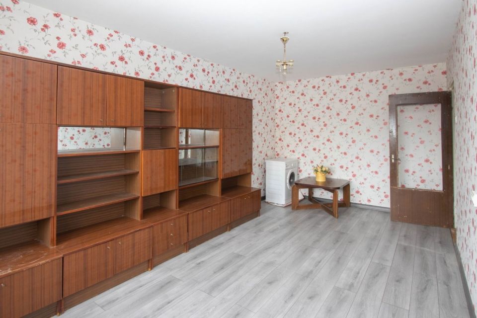 Parduodamas 1 kambario butas renovuotame name Ventos mieste