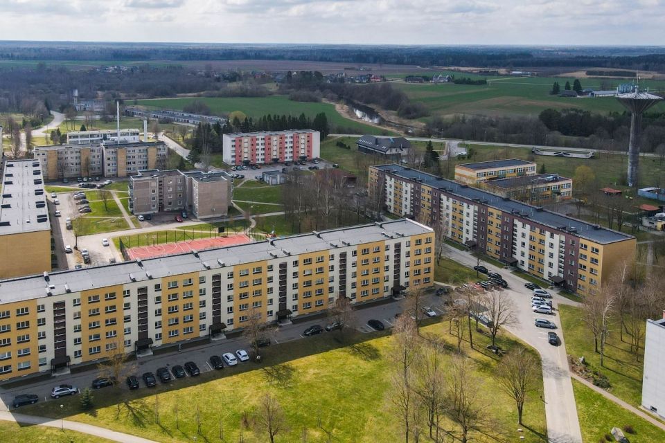 Parduodamas 1 kambario butas renovuotame name Ventos mieste