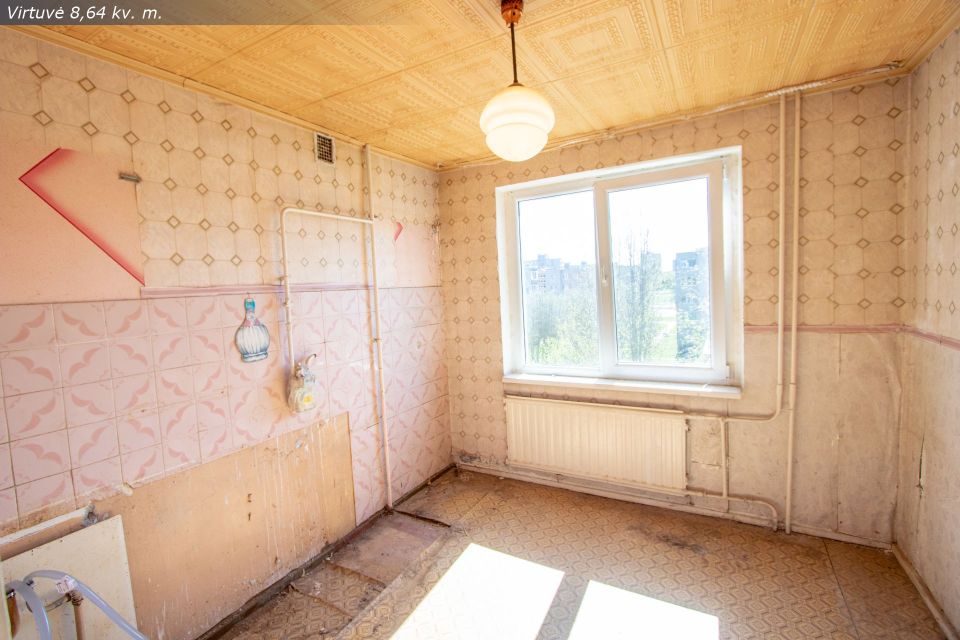 Parduodamas 1 kambario butas (su balkonu) Gytarių g. 11, &Scaron;iauliuose.