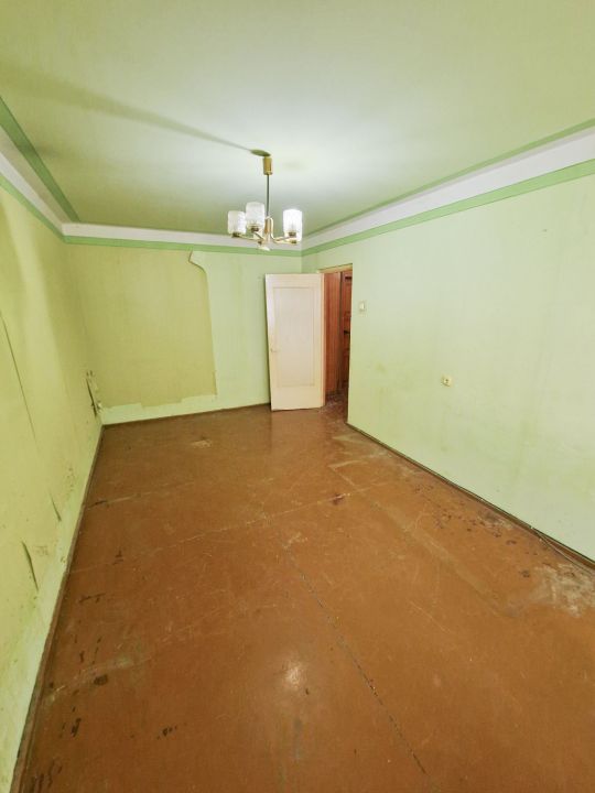 Parduodamas 1 kambario butas su balkonu Krymo g. 12, &Scaron;iauliuose.