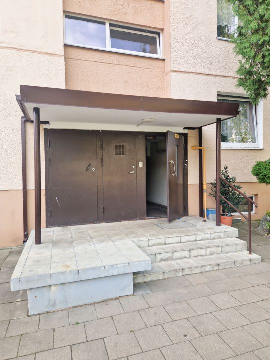Parduodamas 1 kambario butas su balkonu Krymo g. 12, &Scaron;iauliuose.