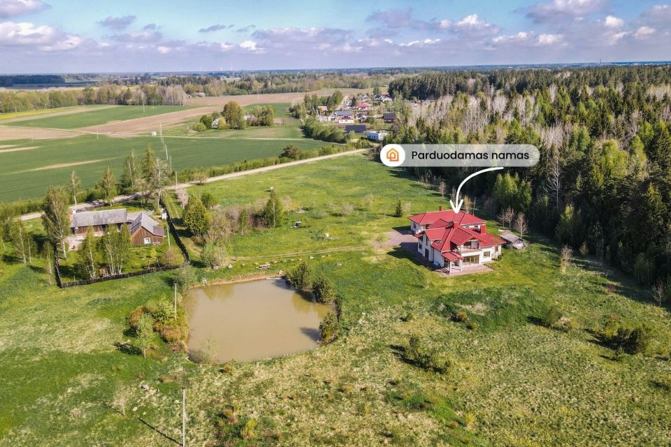 Parduodamas 252 kv. m gyvenamasis namas su 2,8 ha sklypu &scaron;alia mi&scaron;ko, Mažeikių r. Spurganų k. Sedos g.
