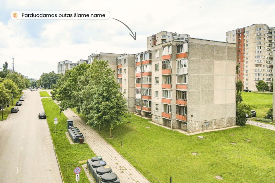 Parduodamas 2 kambarių butas Dainų g., Šiauliuose