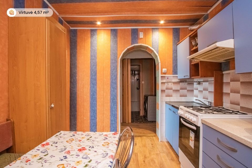 Parduodamas 2 kambarių butas mūriniame name, adresu Užmiesčio g. 1A, Kuršėnuose