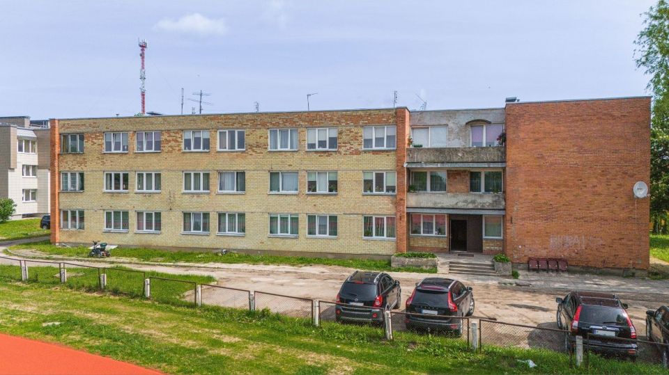 Parduodamas 2 kambarių butas mūriniame name, adresu Užmiesčio g. 1A, Kuršėnuose