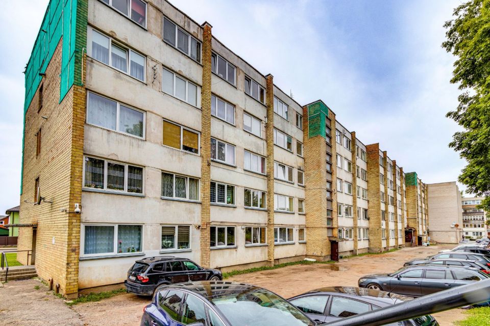 Parduodamas 2 kambarių butas Rambyno g. 18, Tel&scaron;iuose.