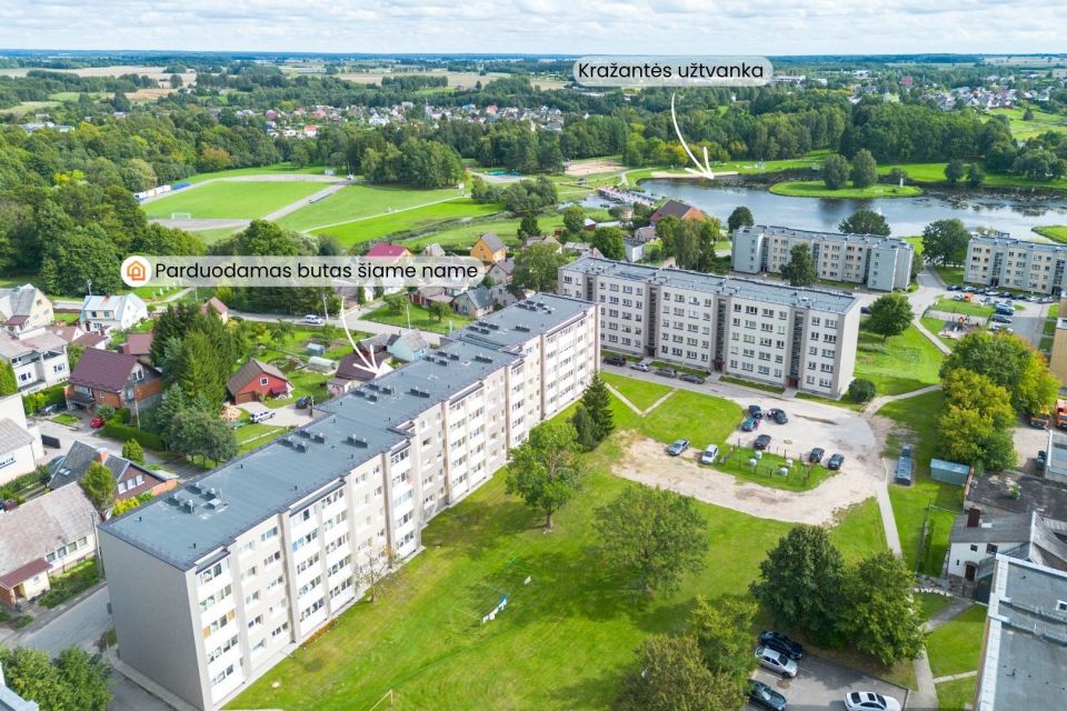Parduodamas 2 kambarių butas renovuotame name, Kelmės miesto centre, B. Laucevičiaus g. 6