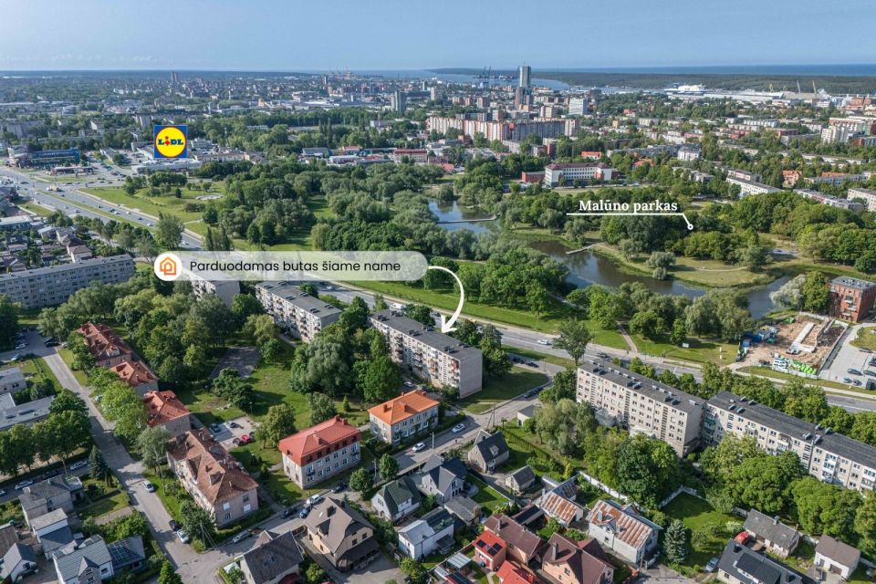Parduodamas 2 kambarių butas strategiškai patogioje vietoje – Mokyklos g. 17, Klaipėdoje