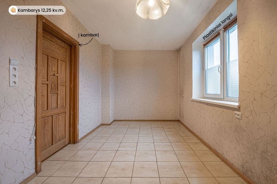 Parduodamas 2 kambarių butas su 3 arų žemės sklypu Kretingos raj.sav. Vydmantų sen. Pry&scaron;mančių k., Centro g.