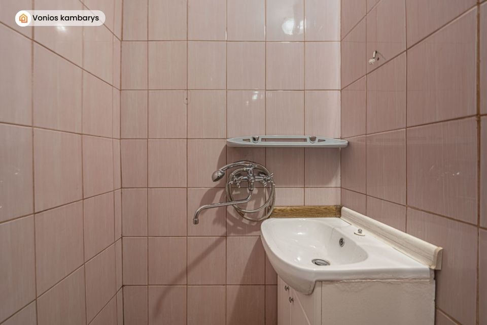 Parduodamas 2 kambarių butas su 3 arų žemės sklypu Kretingos raj.sav. Vydmantų sen. Pry&scaron;mančių k., Centro g.