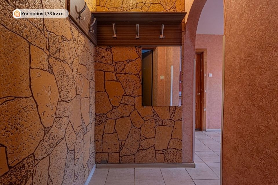 Parduodamas 2 kambarių butas su 3 arų žemės sklypu Kretingos raj.sav. Vydmantų sen. Pry&scaron;mančių k., Centro g.