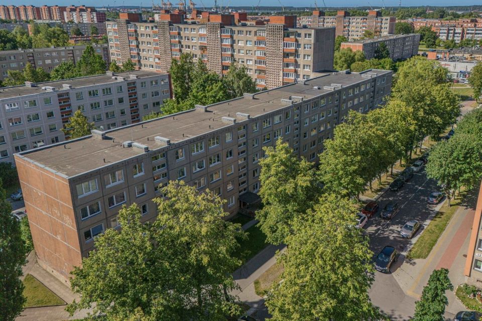 Parduodamas 2 kambarių butas su balkonu 1-jame aukšte, Žardininkų g. 21, Klaipėdoje