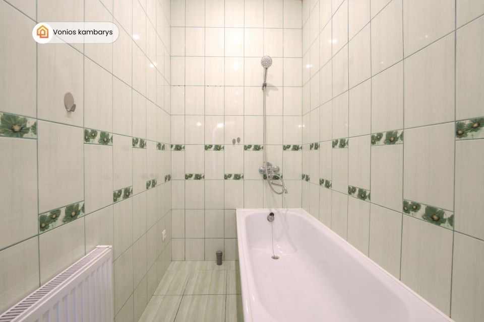 Parduodamas 2 kambarių butas su privačiu žemės sklypu Gėlių g. 27, Klaipėdoje