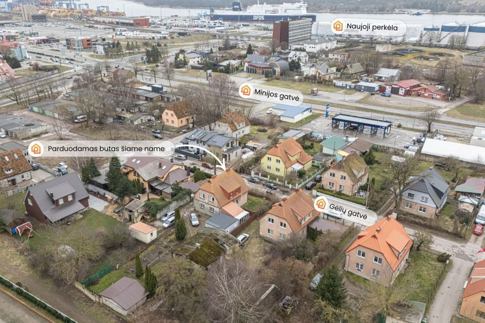 Parduodamas 2 kambarių butas su privačiu žemės sklypu Gėlių g. 27, Klaipėdoje