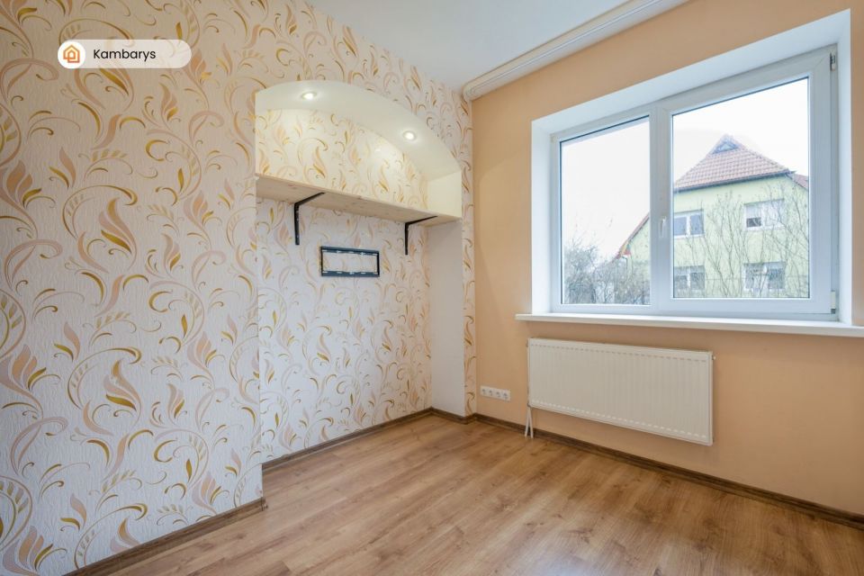 Parduodamas 2 kambarių butas su privačiu žemės sklypu Gėlių g. 27, Klaipėdoje