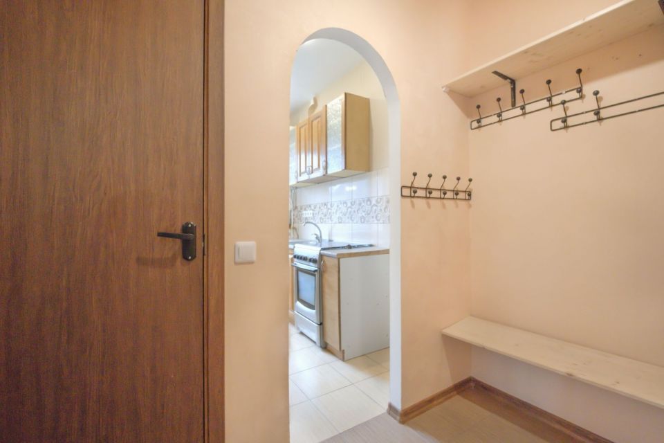 Parduodamas 2 kambarių butas su privačiu žemės sklypu Gėlių g. 27, Klaipėdoje