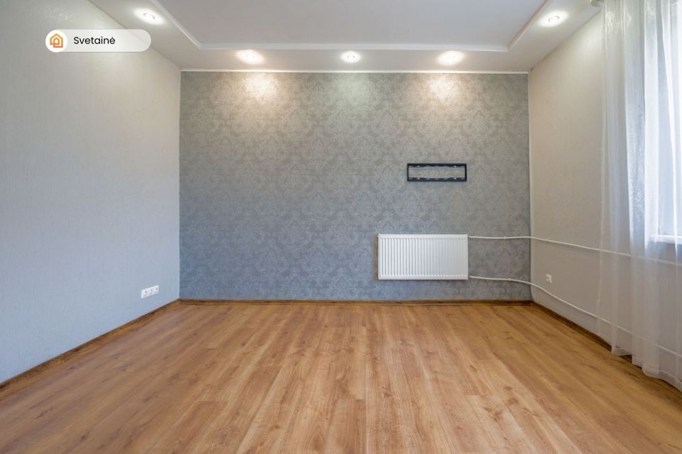 Parduodamas 2 kambarių butas su privačiu žemės sklypu Gėlių g. 27, Klaipėdoje