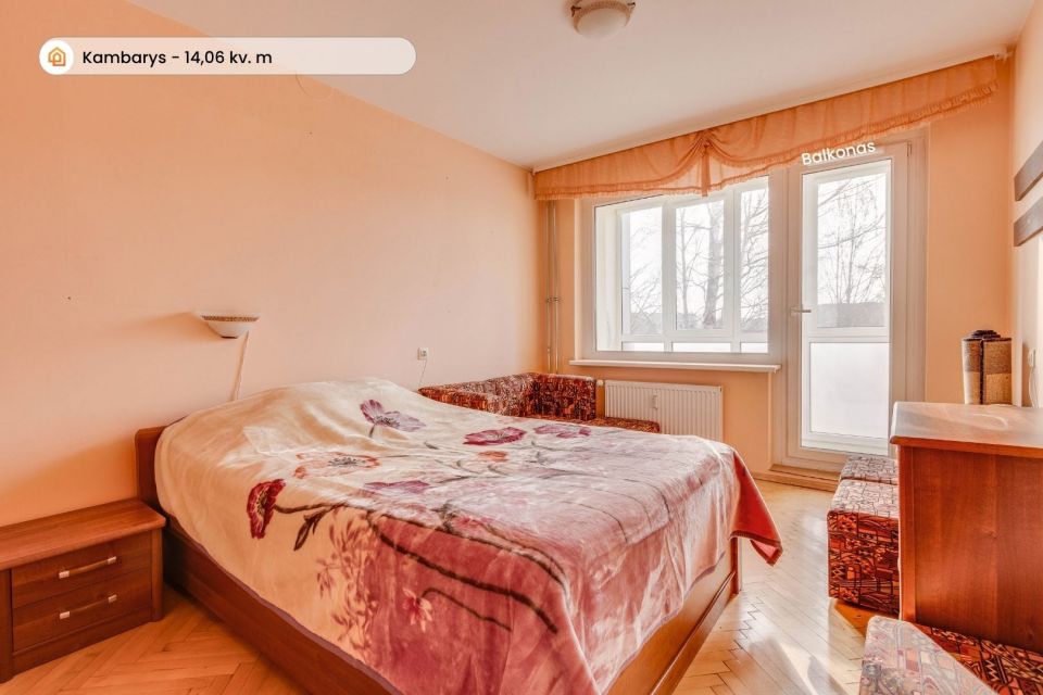 Parduodamas 2 kambarių butas Tel&scaron;iuose, Masčio g. 4, renovuotame name, 2-me auk&scaron;te