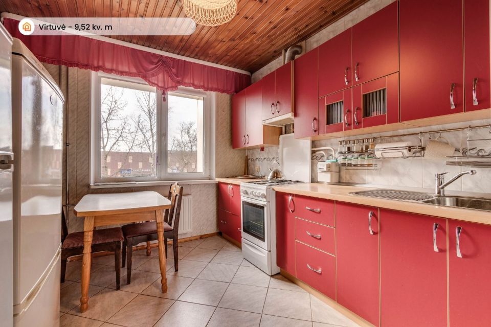 Parduodamas 2 kambarių butas Tel&scaron;iuose, Masčio g. 4, renovuotame name, 2-me auk&scaron;te