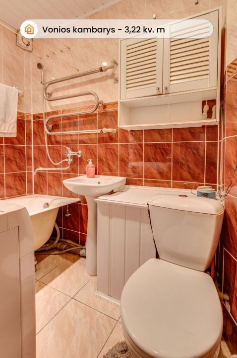 Parduodamas 2 kambarių butas Tel&scaron;iuose, Masčio g. 4, renovuotame name, 2-me auk&scaron;te