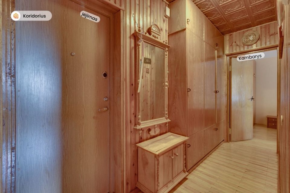 Parduodamas 2 kambarių butas Tel&scaron;iuose, Masčio g. 4, renovuotame name, 2-me auk&scaron;te