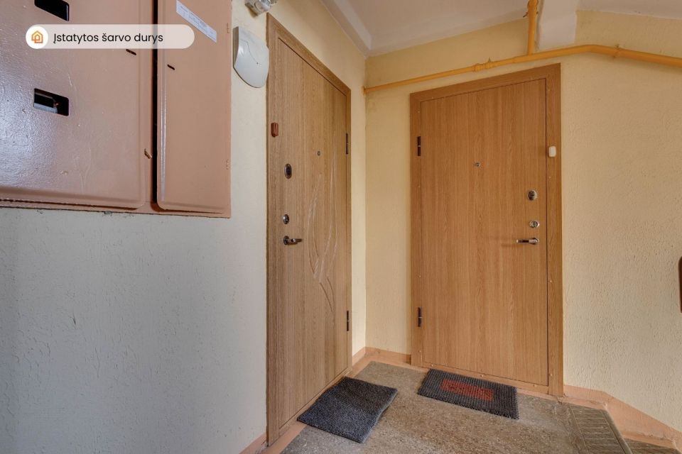 Parduodamas 2 kambarių butas Tel&scaron;iuose, Masčio g. 4, renovuotame name, 2-me auk&scaron;te