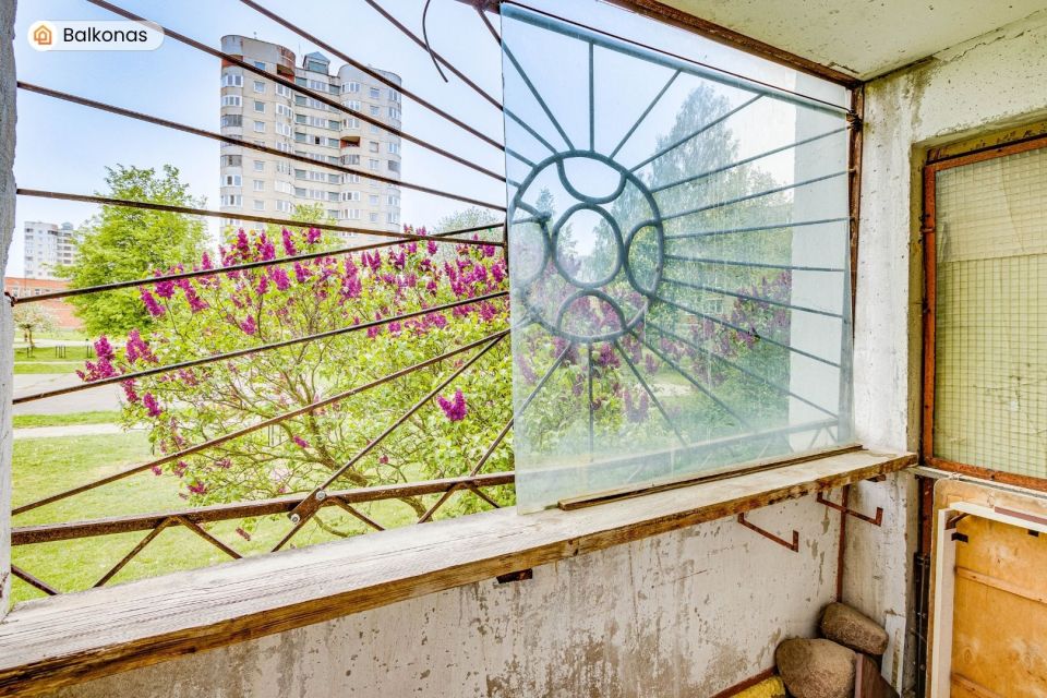 Parduodamas 2 nepereinamų kambarių butas &Scaron;iauliuose, Dainų g. 46a