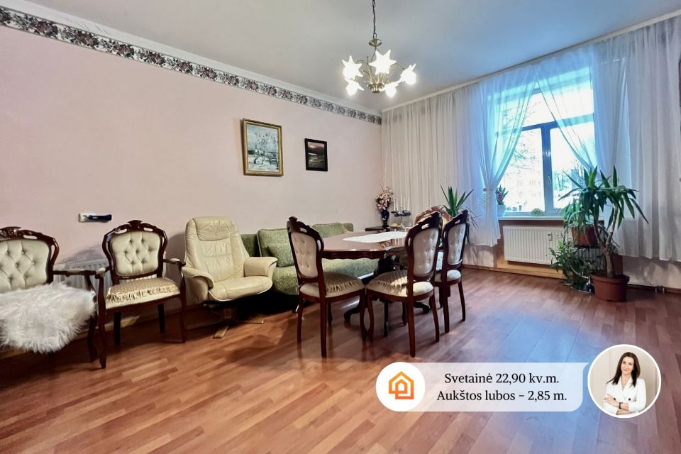 Parduodamas 3-jų kambarių butas, su individualiu įėjimu. Vilniaus g. 94, Molėtai