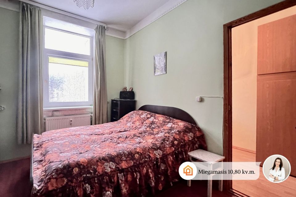 Parduodamas 3-jų kambarių butas, su individualiu įėjimu. Vilniaus g. 94, Molėtai