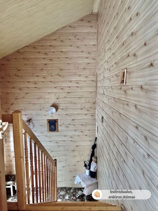 Parduodamas 3-jų kambarių butas, su individualiu įėjimu. Vilniaus g. 94, Molėtai