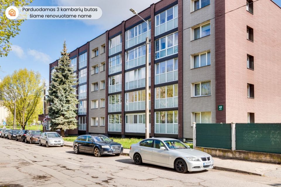 Parduodamas 3 kambarių butas centrinėje miesto dalyje Vytauto g. 42, Šiauliuose