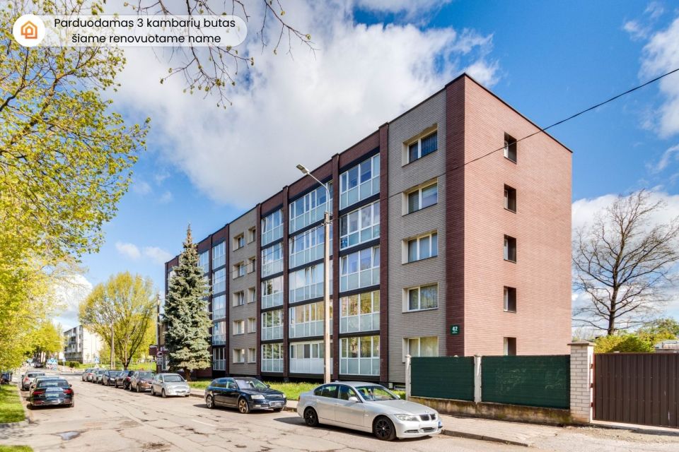 Parduodamas 3 kambarių butas centrinėje miesto dalyje Vytauto g. 42, Šiauliuose