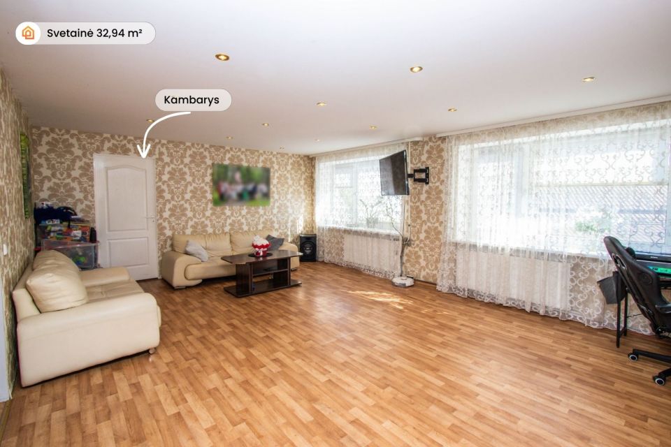 Parduodamas 3 kambarių butas Mažeikių r. sav., Viek&scaron;nių m., Bažnyčios g. 13