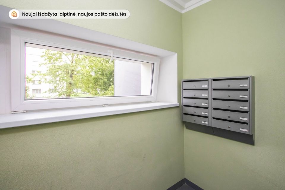 Parduodamas 3 kambarių butas, renovuotame, mūriniame name, adresu V. Kudirkos g. 15, N. Akmenėje
