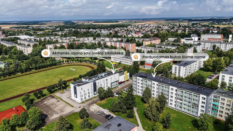 Parduodamas 3 kambarių butas, renovuotame, mūriniame name, adresu V. Kudirkos g. 15, N. Akmenėje