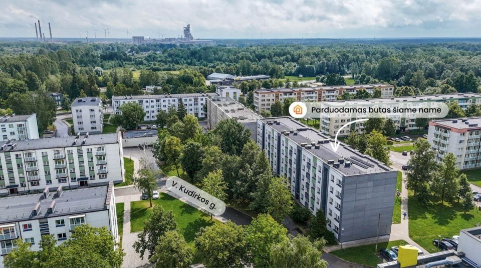 Parduodamas 3 kambarių butas, renovuotame, mūriniame name, adresu V. Kudirkos g. 15, N. Akmenėje