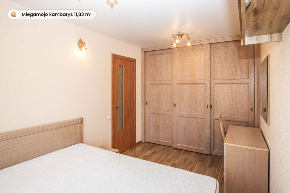 Parduodamas 2 kambarių, 50 kv.m. butas su židiniu ir pirtimi &scaron;alia Sablauskių tvenkinio, Akmenės r.