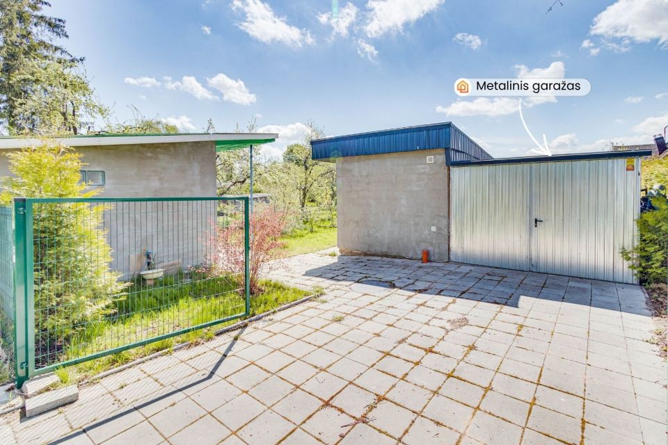Parduodamas 6,7 arų sodo sklypas su sodo namu, naujos statybos statiniu ir garažu &Scaron;iauliuose, s/b &bdquo;Lak&scaron;tingala&ldquo;