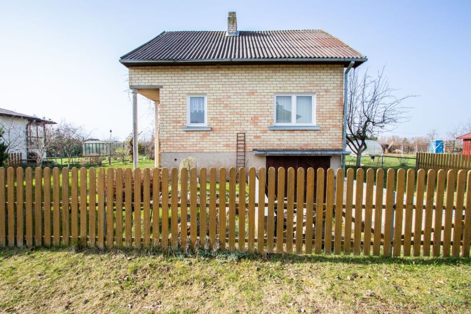 Parduodamas 97,28 kv. m. mūrinis sodo namas su 6,71 arų sklypu, Vyšnių g. 11, Gervėnų k., Šiaulių r.