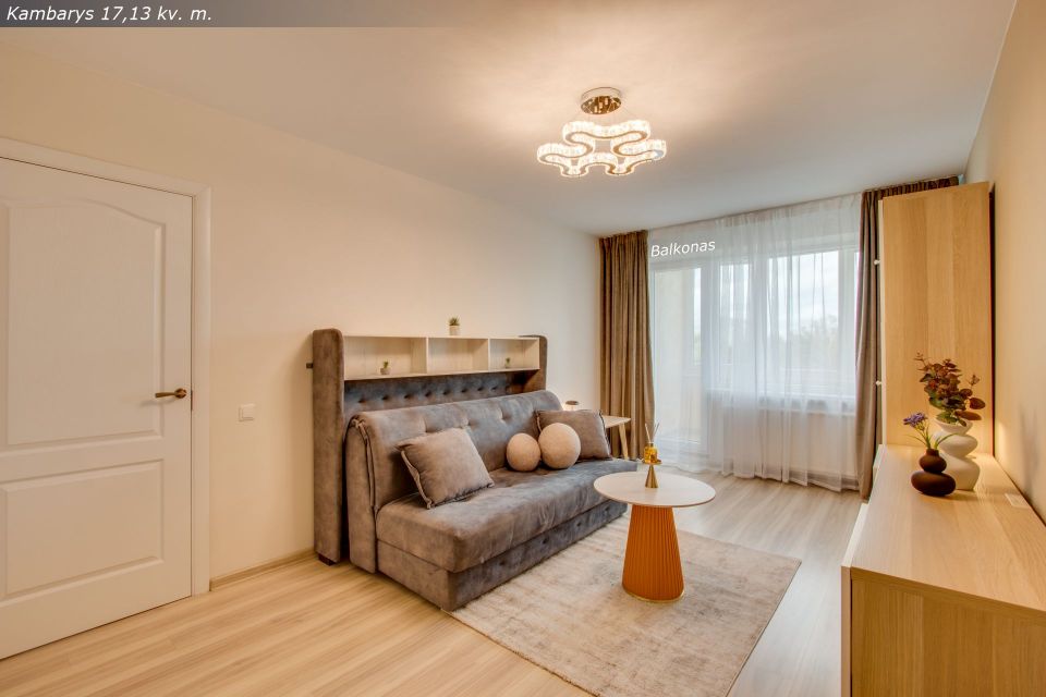 Parduodamas atnaujintas 1 kambario butas su balkonu Gegužių g. 75, &Scaron;iauliuose.
