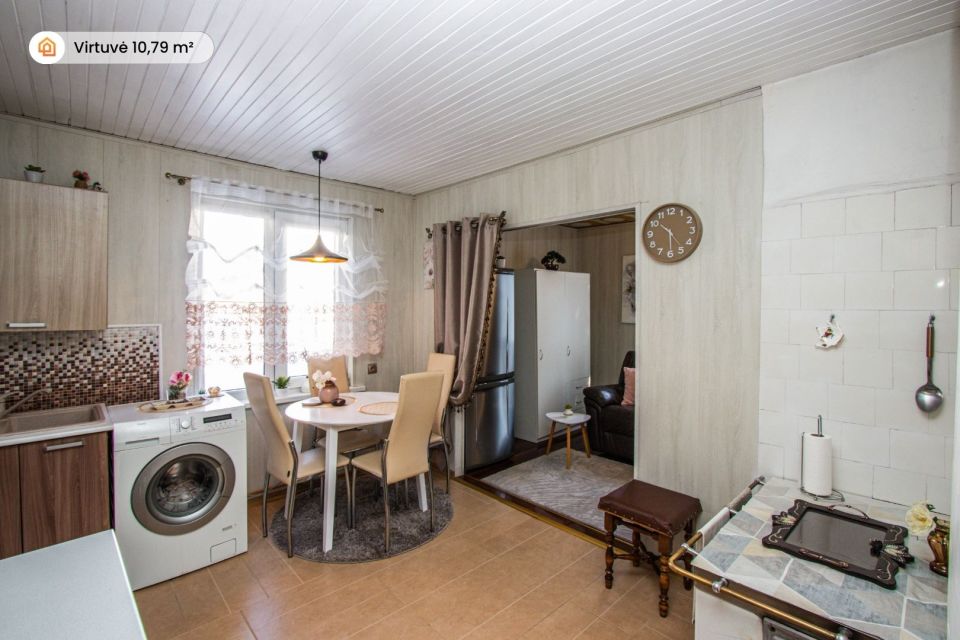 Parduodamas dviejų gyvenamųjų dalių namas su 15,33 a sklypu P. Matulionio g., Mažeikių senamiestyje