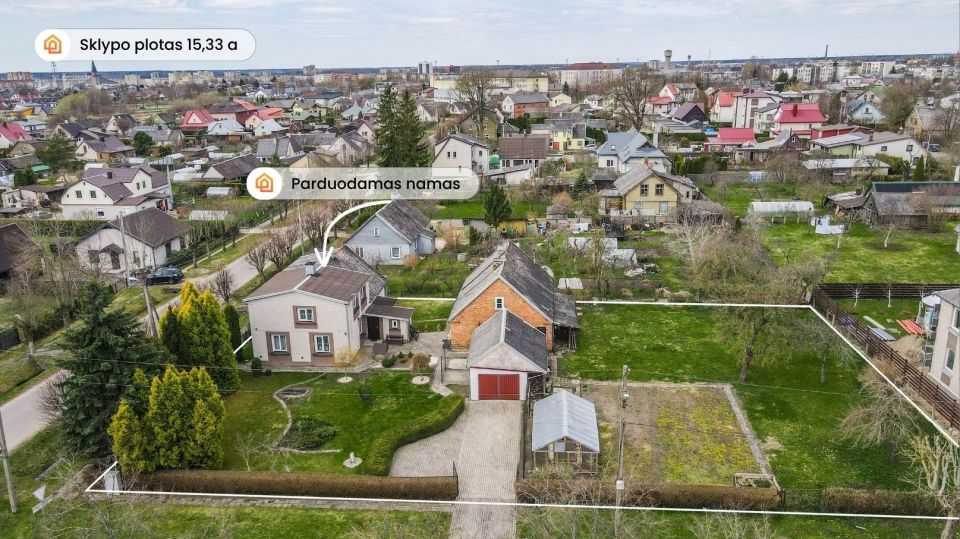 Parduodamas dviejų gyvenamųjų dalių namas su 15,33 a sklypu P. Matulionio g., Mažeikių senamiestyje