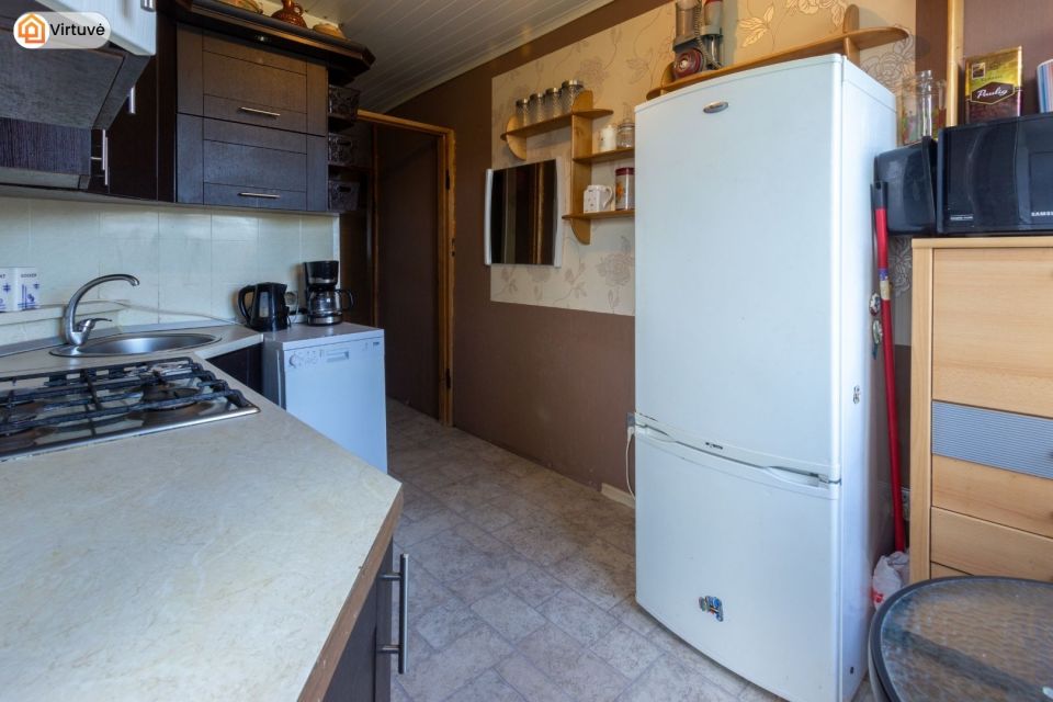 Parduodamas erdvus 3 kambarių butas Debreceno g.-32, Klaipėdoje, pietinėje miesto dalyje.