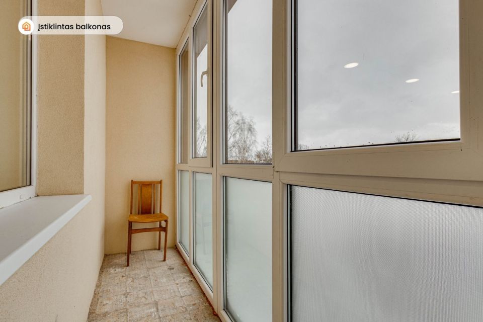 Parduodamas erdvus 3 kambarių butas renovuotame name Telšiuose, Karaliaus Mindaugo g. 32