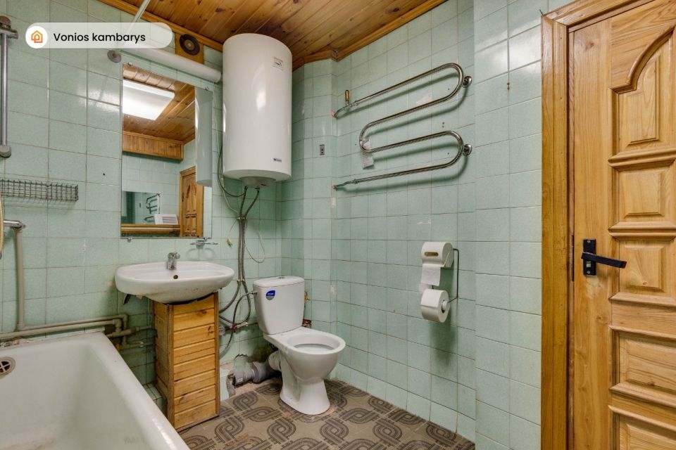 Parduodamas erdvus 3 kambarių butas renovuotame name Telšiuose, Karaliaus Mindaugo g. 32