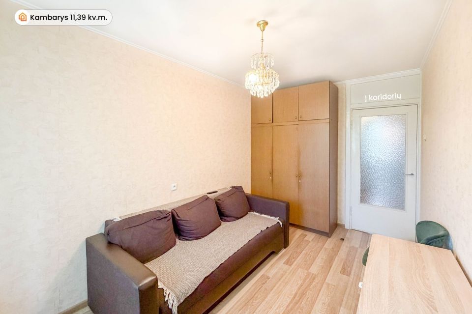 Parduodamas erdvus 3 kambarių butas renovuotame name V. Dambrausko g. 14, Kur&scaron;ėnuose