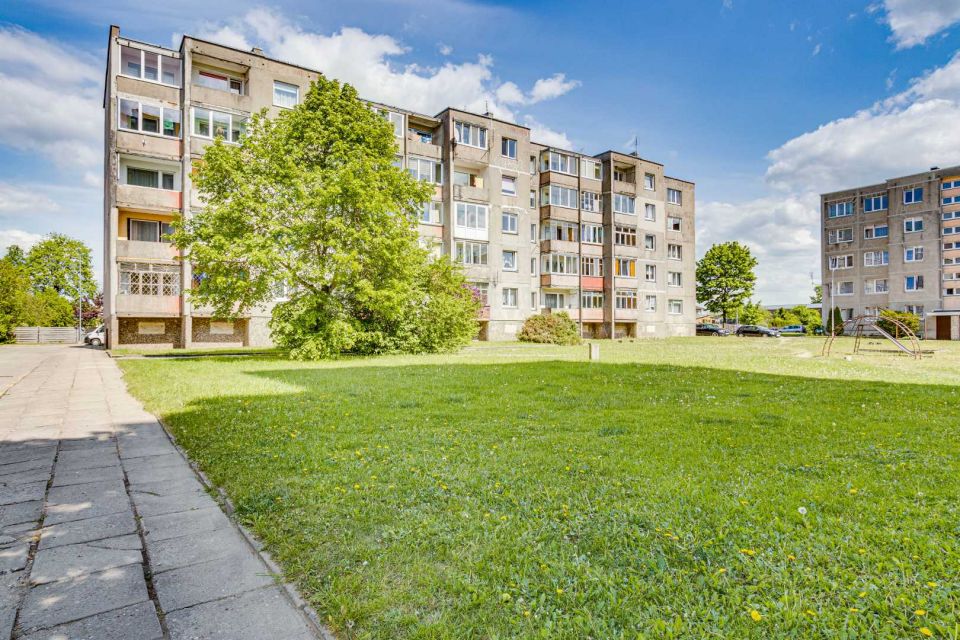 Parduodamas erdvus 3 kambarių butas, šalia Masčio ežero, Telšiuose, Vilniaus g. 8
