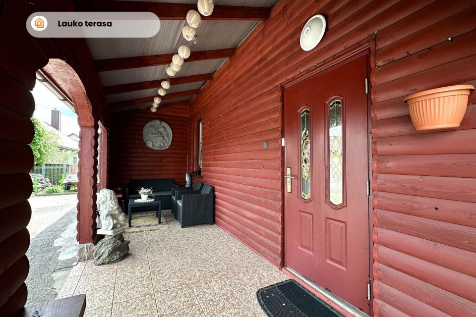 Parduodamas erdvus ir funkcionalus 236,76 kv. m gyvenamas namas Rietave – puikus pasirinkimas šeimai arba komercinei veiklai