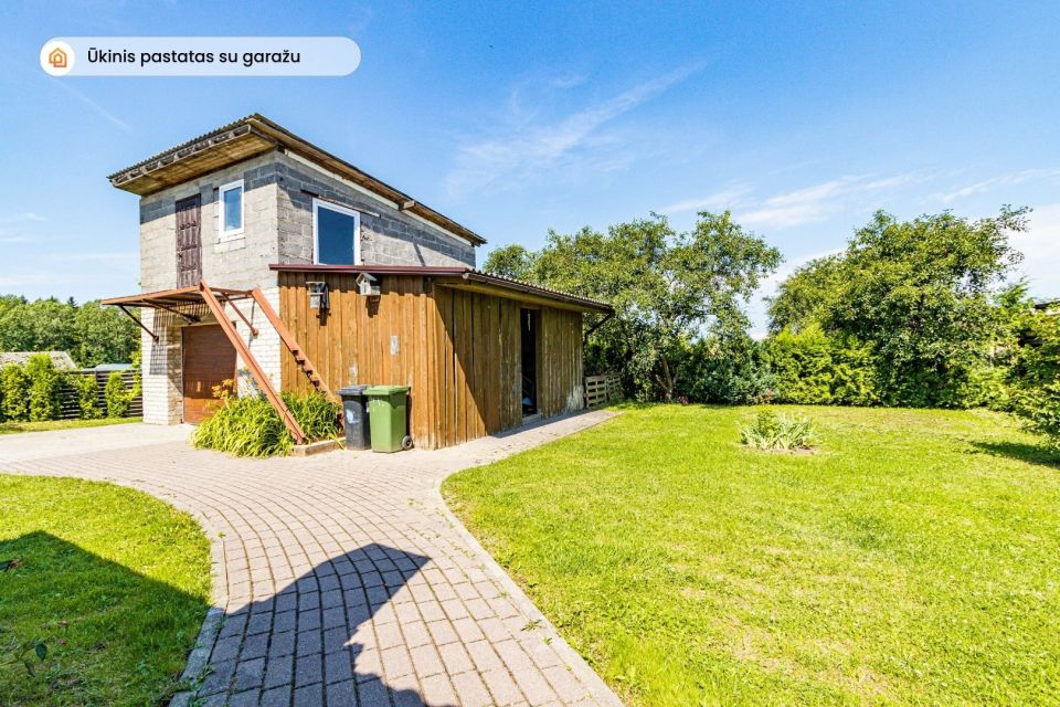 Parduodamas erdvus, jaukus mūrinis namas Telšiuose, Kalniškių g. 3